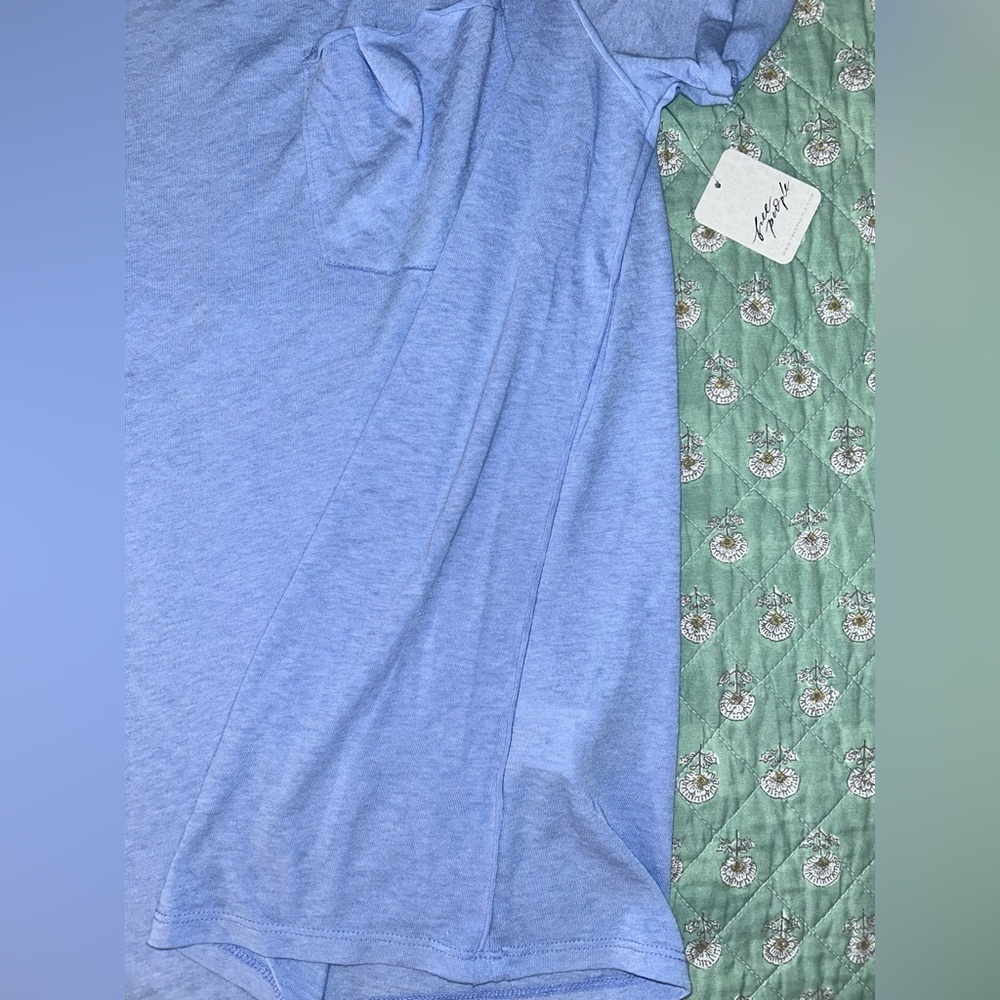 We the Free Short Sleeved Tee Shirt With Single Pocket in Frozen Violet M NWT - Picture 11 of 12